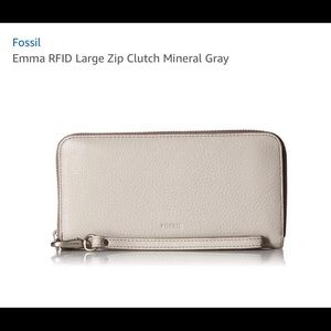 Fossil Emma Zip Clutch in Great condition